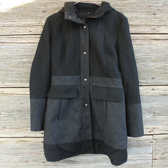 'Guess' wool two tone charcoal gray & black mackitonish coat - Picture 1 of 7